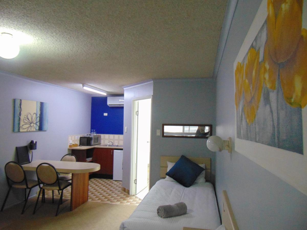 Rockhampton Court Motor Inn Zewnętrze zdjęcie